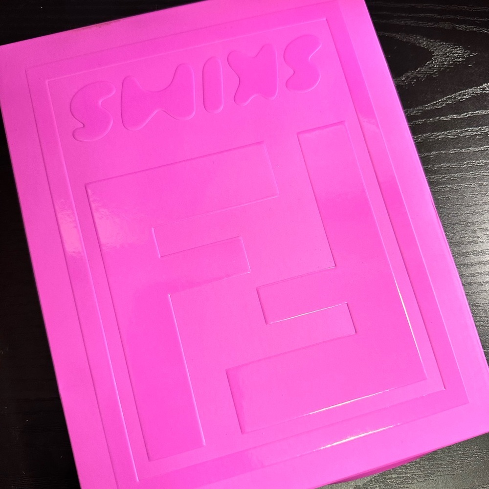 Fendi X Skims- Seamless women’s stockings - BNIB - Picture 4 of 7